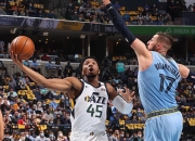 开云-关于爵士队小前锋接管关键时刻，为队伍赢球的信息