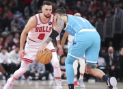 开云下载-关于公牛在延长赛中击败黄蜂，拉文砍下分创个人纪录的信息