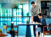 开云下载-锈蚀的铜门与七色光，当格纳布里为中国推开新世界