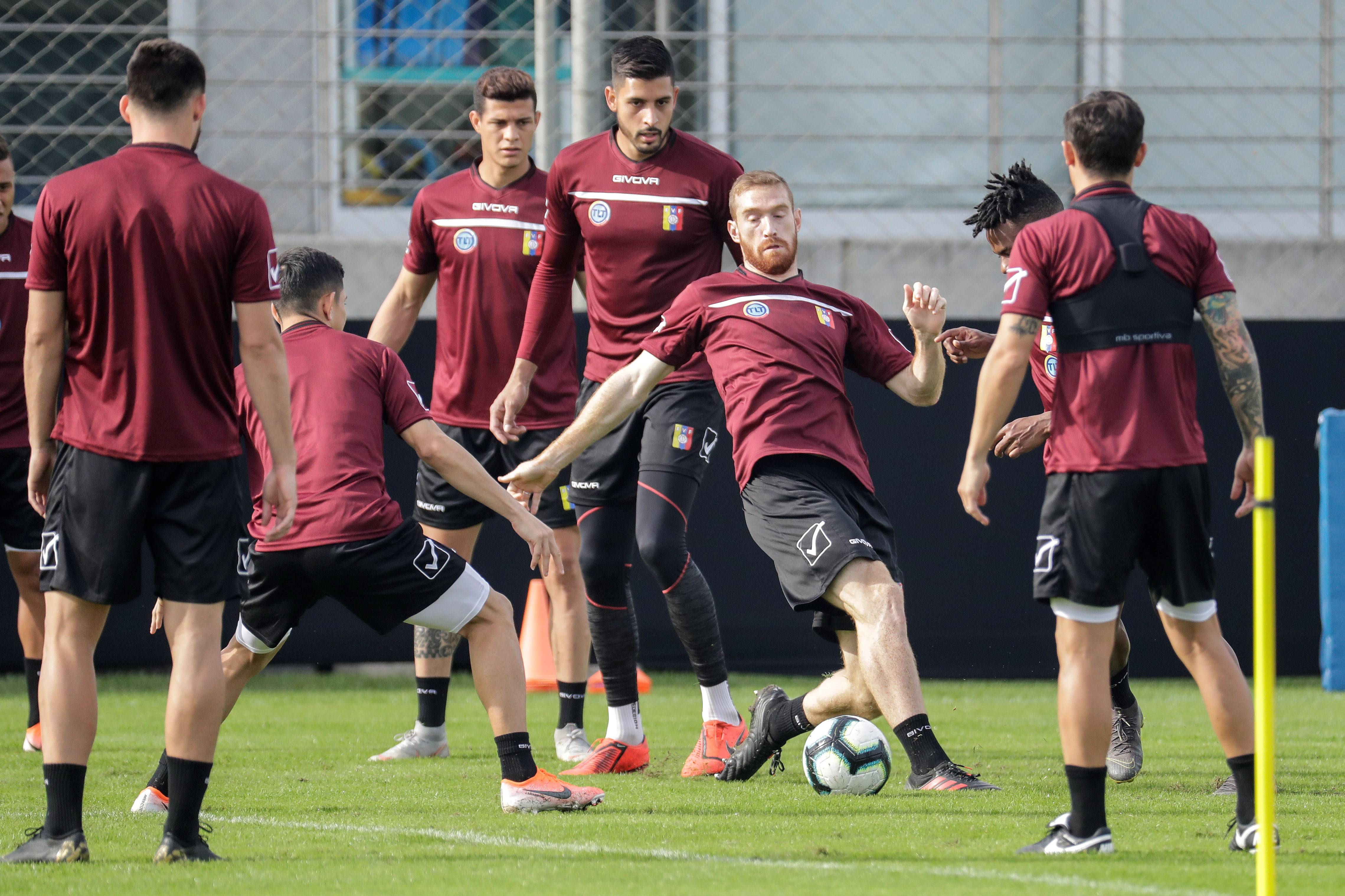 委内瑞拉球员在比赛中展现出色技术的简单介绍 委内瑞拉球员在比赛中展现出色技术的简单介绍