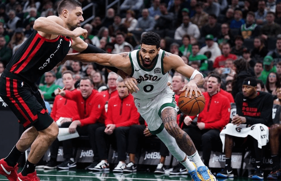 关于公牛在延长赛中击败黄蜂，拉文砍下分创个人纪录的信息