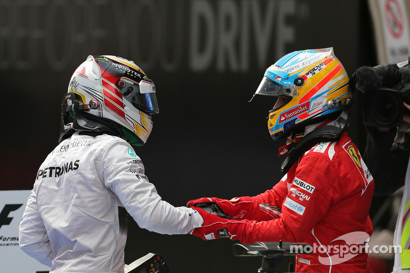 梅赛德斯横扫威廉姆斯，阿隆索扛起全队的简单介绍