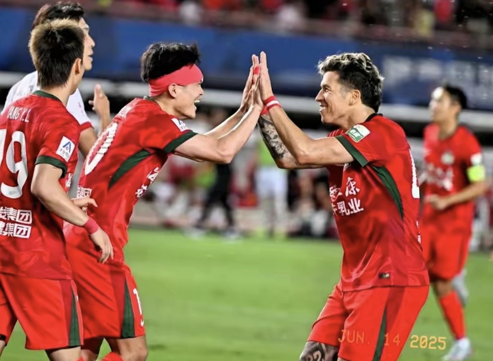 国内足球联赛技术对决，球员实力都能令人折服