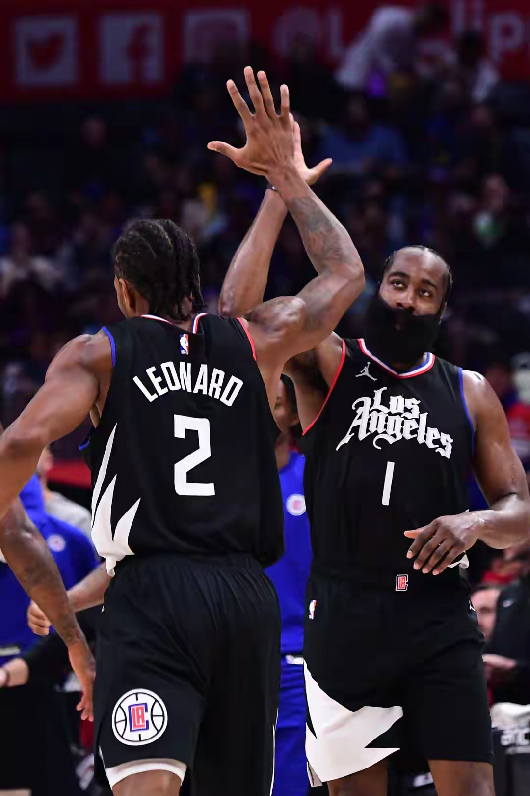 NBA季后赛首轮火爆开打，致胜关键时刻紧要