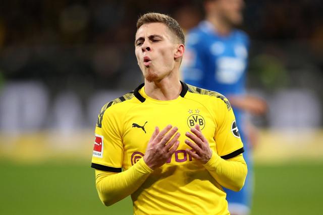 丹麦逆转莱比锡红牛，阿什拉夫统治全场