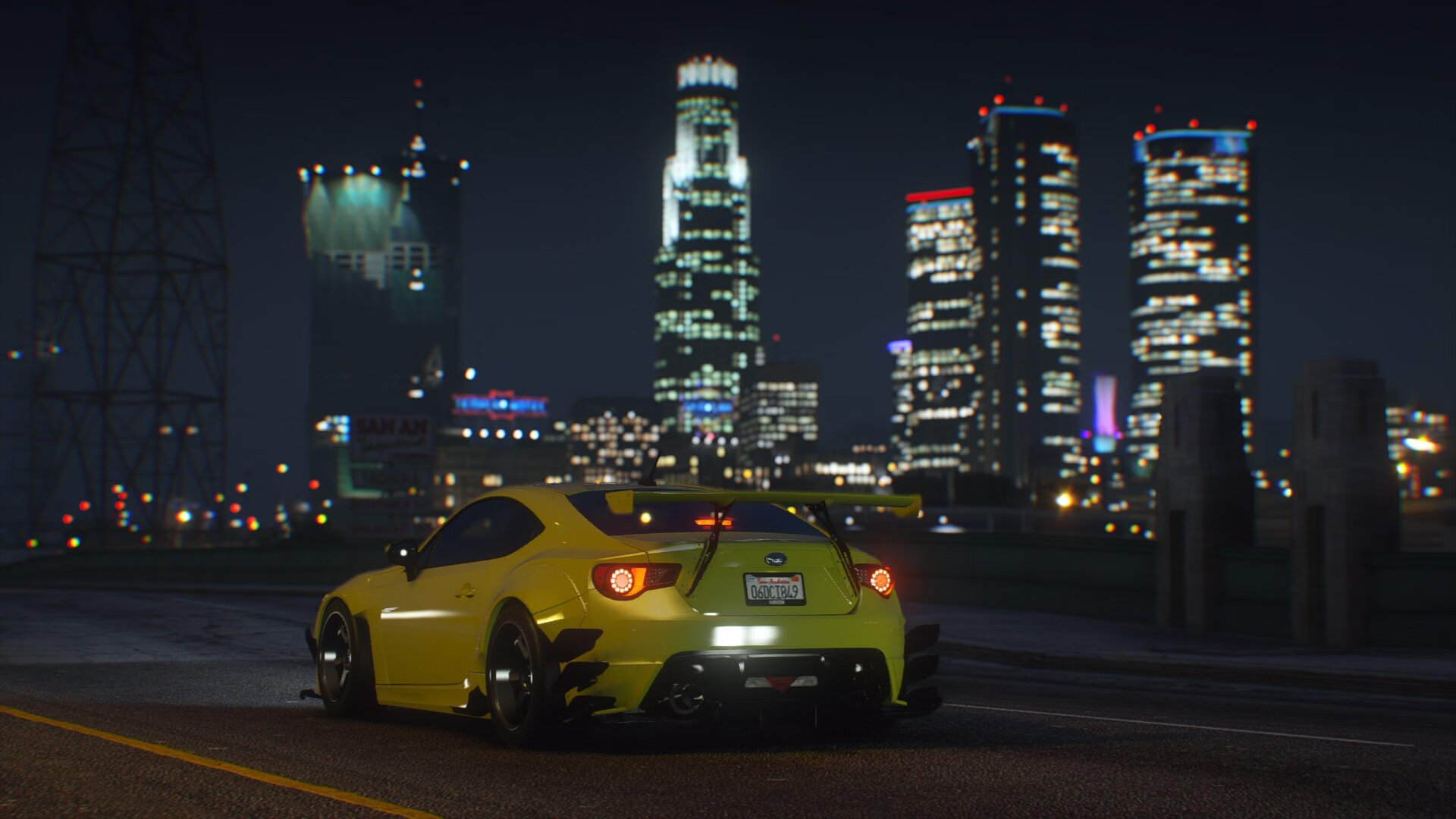 引擎轰鸣与球场呐喊，当F1揭幕战速光遇上国王封锁掘金的铁壁