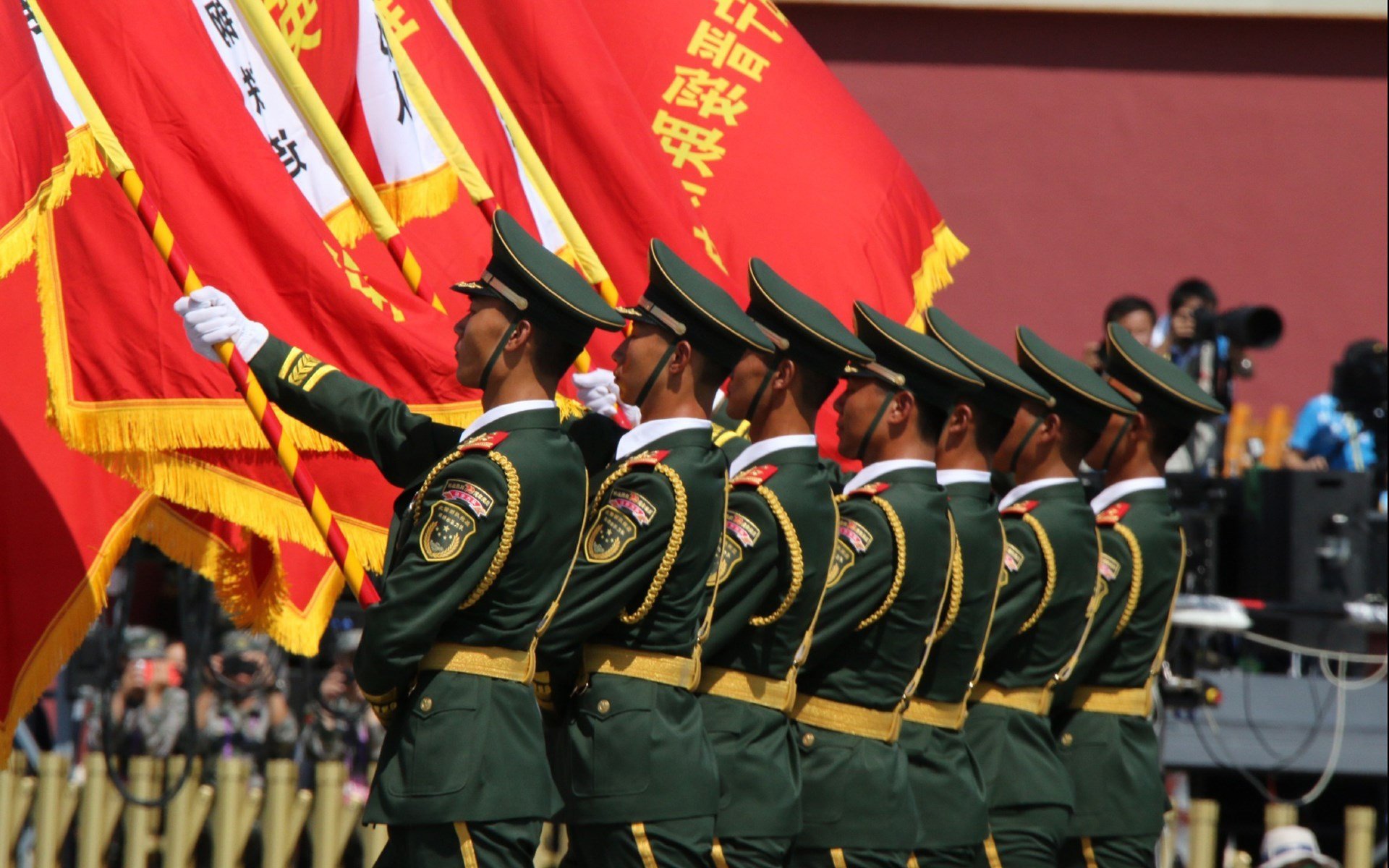 戈贝尔爆发与热火生死战取胜尼克斯,季后赛的终极考验